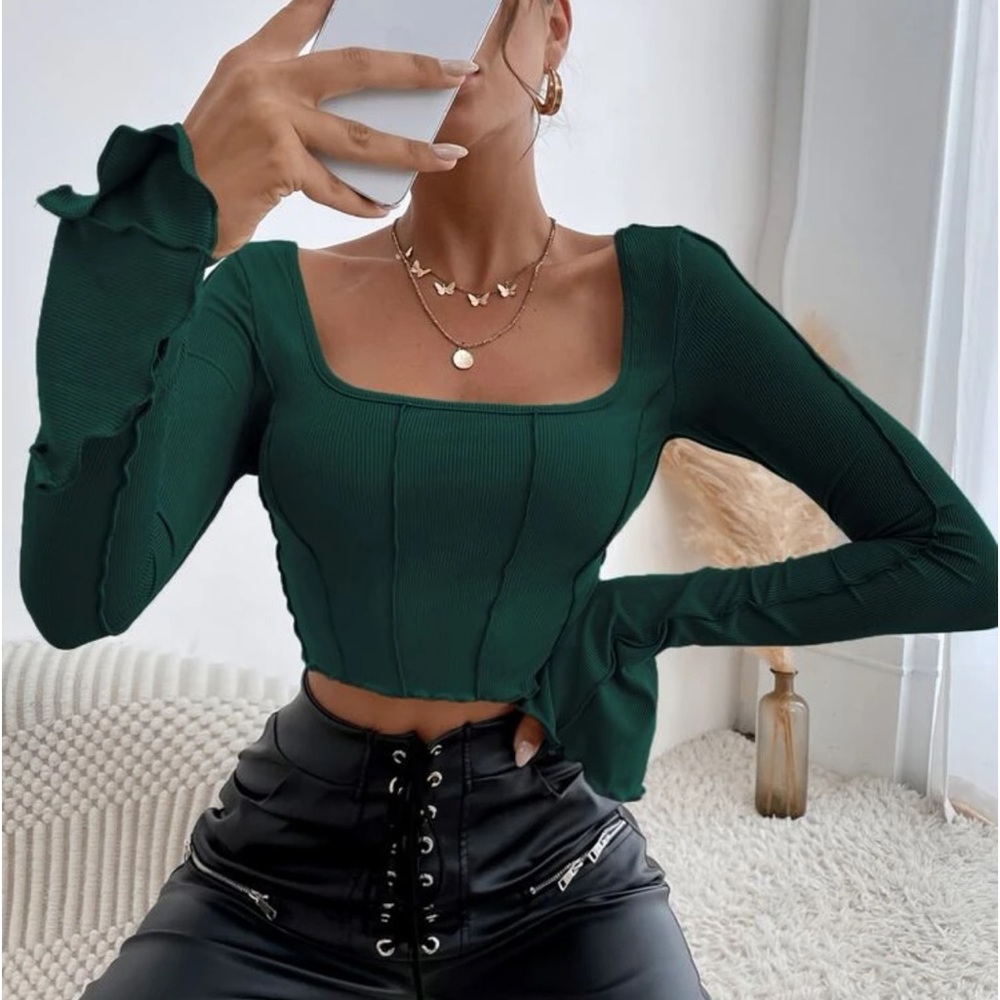 Ribbed long sleeve emerald crop top NWOT